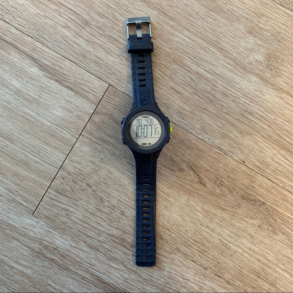 Timex Ironman Essential 30. Light worn. Digital.
